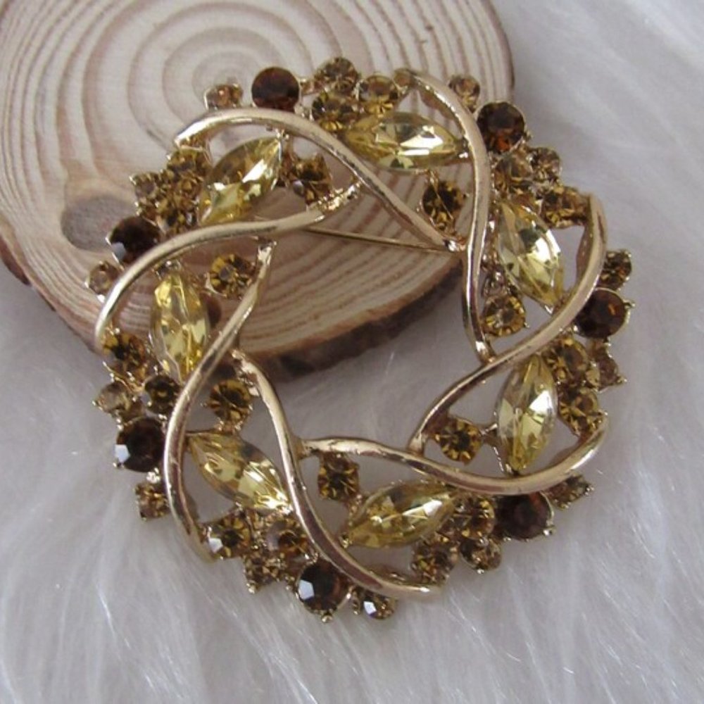 Vintage Autumn Garland Brooch - Fall themed, yellow and brown sparking brooch